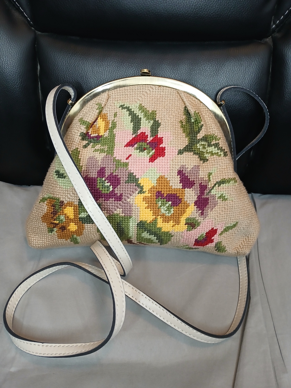 Vintage Patricia Nash Floral Needlepoint Crossbody Bag in Beige with Cream Strap